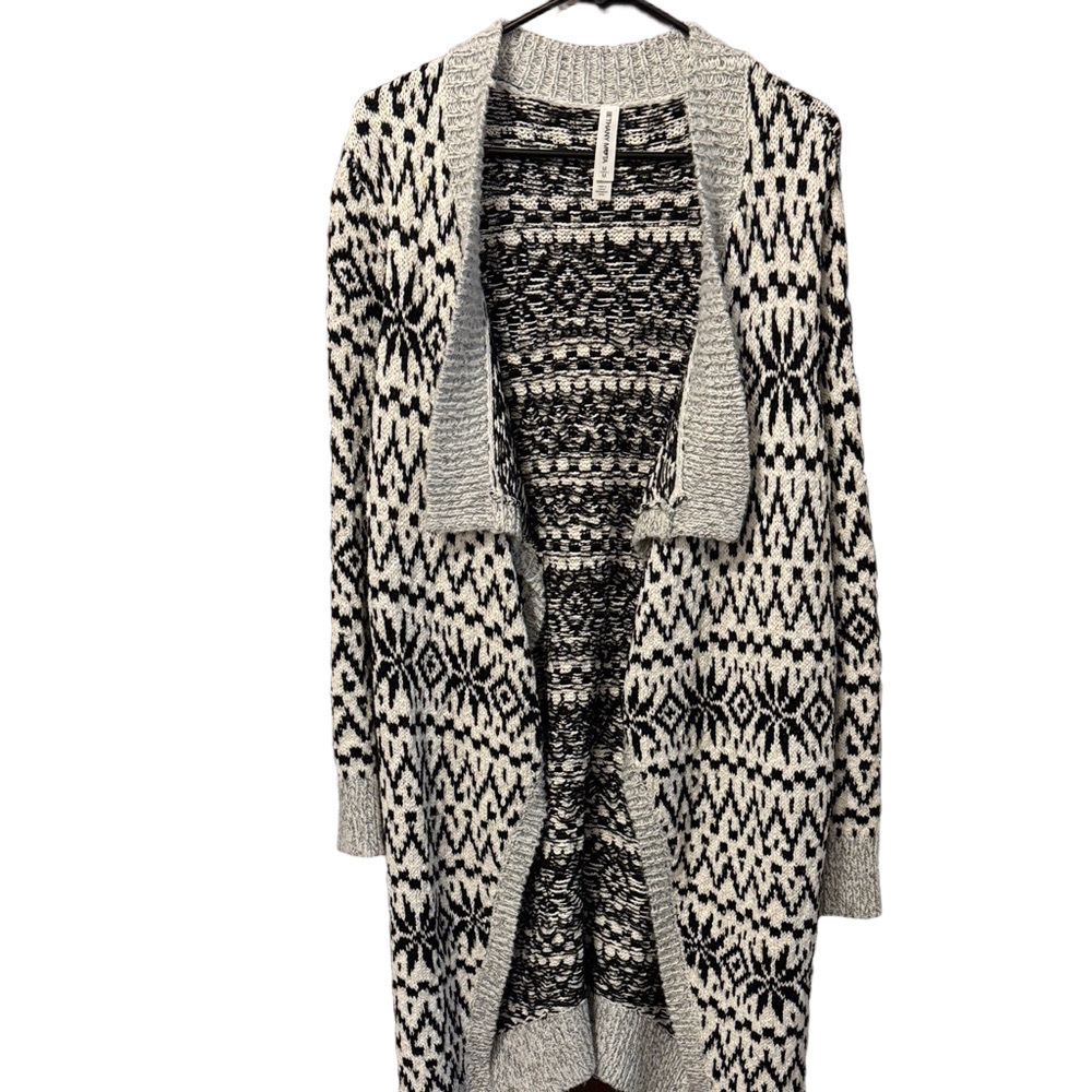 Bethany Mota Black and White Patterned Cardigan with Silver Woven Throughout